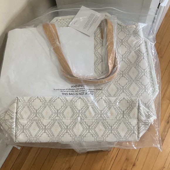 NEW- thirty one around town tote - Picture 2 of 2